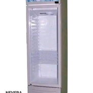 Nevera exhibidora y refrigerador de 3 puertas - Img 45359136