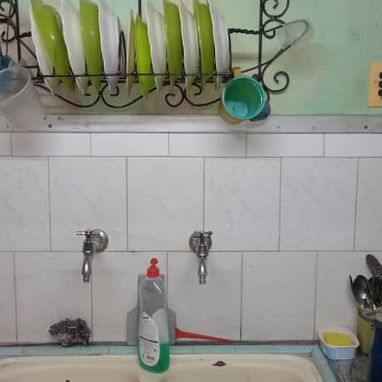 Casa ofertando🔖  📍Ubicación: Cerro, interior un pasillo de 4 apartamentos - 10/10
