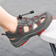 Sandalias o zapatos deportivos para niño marca SHEIN - Img 55096601