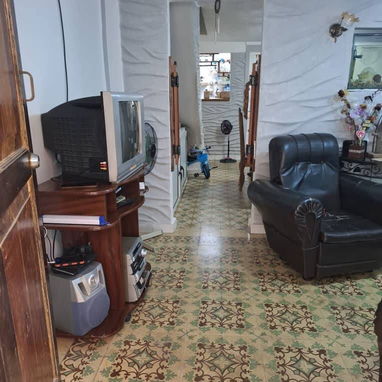 Vendo apto interior bajos SSuárez 2/4 (arriba) balcón 13000 se dejan cosas - Img 123825462