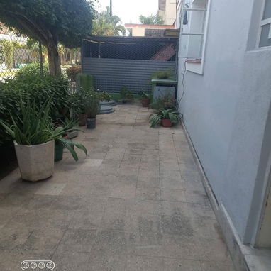 Se vende casa totalmente independiente en el Sevillano - Img 119127604