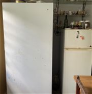 Vendo freezer vertical General Electric de 20.6 pies de uso - Img 45814209