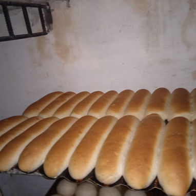 Soy panadero tengo 8 años de experiencia y estoy buscando trabajo de lo q sea se hacer todo en una panadería - Img 125506891