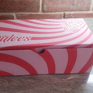 Pack 50 cajas de dulces, donnas , etc !!! Caja grande y cartón duro !!! - Img 44432890