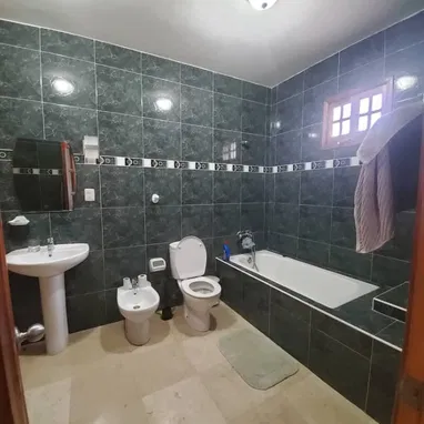Vendo casa totalmente independiente en Cojimar a solo 2 cuadras de la Costa - Img 122669269