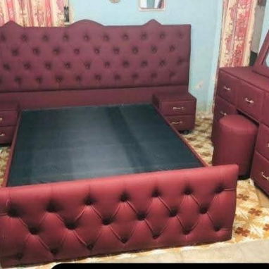 Se vende cama de lujo capitoniada - Img 118533596