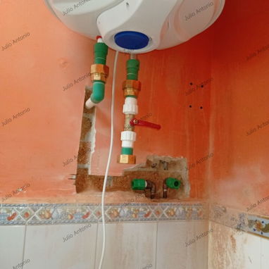 Instalación de calentador eléctrico. Plomero en la habana, plomero de cobre, piezas de cobre para agua. Móvil 55372513 - Img 126421491
