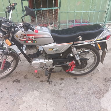 Moto Suzuki x100 como nueva con todos sus papeles en regla - 3/3