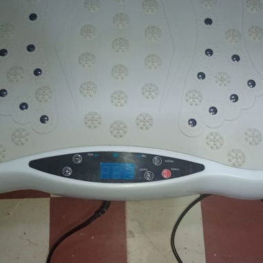 🏋️‍♀️ PLATAFORMA VIBRATORIA PARA EJERCICIOS – MODELO 550  ¡Entrena y cuida tu cuerpo desde casa! 💪  ✅ Plataforma vibra - 2/4