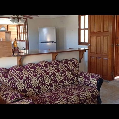 Casa de renta en Baracoa. Alquiler de casa por noches en Guantánamo. Renta habitaciones en Baracoa con vistas – Terraza - Img 119550322