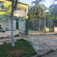 Vendo casa 2 niveles en Atabey, Playa. Placa libre, cisterna propia - Img 58036240