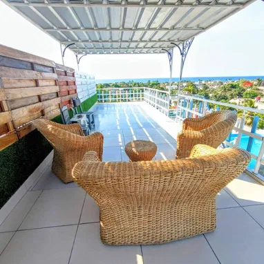 Hermoso Penthouse en renta con piscina en la playa de Guanabo,  5 habitaciones climatizadas 52463651 - 2/10