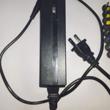 Cargador universal nuevo para laptop ! - Img 116234858