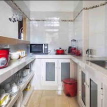 Apartamento de 2 habitaciones y 2 baños, listo para entrar a vivir de inmediato. - Img 122772037