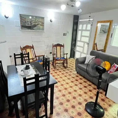 Casa de dos plantas en venta - 2/10