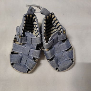 Venta de zapatos para niños de 1 año ‼️ Todos tienen una medida de 11 cm - 3/6