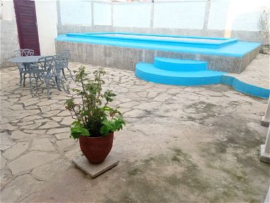 Renta casa en Guanabo de 4 habitaciones climatizadas, piscina, barbecue, parqueo - Img 64046920
