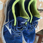 Zapatillas de corer (footing).Tamaño 43 - Img 45437671