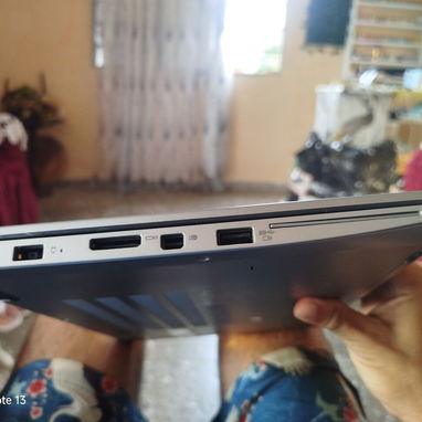 Laptop Lenovo Thinkpad i7 de 6ta 8 GB de ram y 256gb, pantalla táctil y batería de larga duración - 3/4