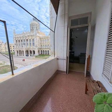 Se renta apto de 2 habitaciones en la Habana Vieja, cerca de la embajada de España.54026428 - Img 125642322