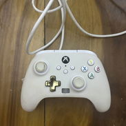Mando PowerA con Cable para Xbox y PC + Grip Dorado (Ideal Batería Cero) - Img 56986402