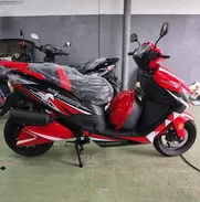 *Moto Eléctrica Unizuki 🏍️*  ⚡1000W/⚡72V/⚡50Ah⚡  Autonomía de 110-130km ✅  Incluye 🛍️ Casco ,guantes , capa para la mo - Img 50027694