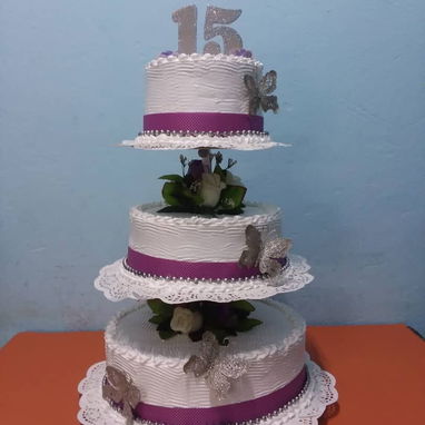 Cake de calidad suprema. Ofertas para fiesta de quinces, bodas, cumpleaños y santos. - Img 113643905