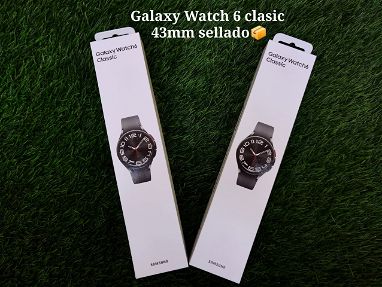 Reloj inteligente Galaxy watch 6 Clasic 43mm negro y plateado nuevos y sellados - Img main-image-45416730
