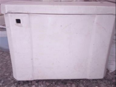 Tanque antiguo blanco para tasa de baño - Img main-image-45680749