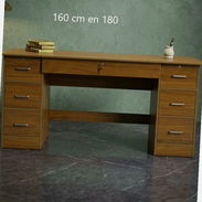 mesa de oficina - Img 57836734