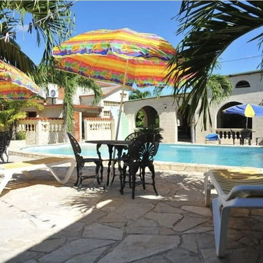 Renta de gran casa con piscina en guanabo, a precio super económico. - Img 118556615