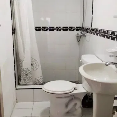Rentó propiedad horizontal totalmente climatizada,con permiso legal de renta. Ubicada a 4 cuadras de 5ta.Av. a 2 del Col - Img 122833933