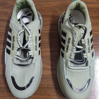 Zapatillas deportivas talla 41 y 42. - Img 123061792