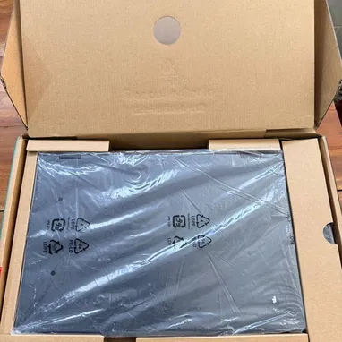 MSI Cyborg 15 Model B2RWFKG-071US - 3/5