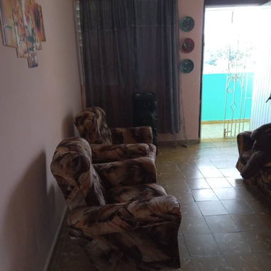 🏠 *VENTA DE APARTAMENTO 4TO  y último PISO– REPARTO LA CIRUELA, REGLA, LA HABANA* - 6/10