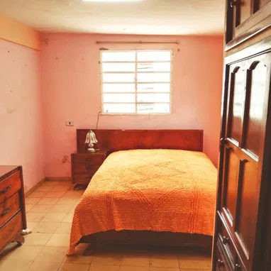 VENTA CASA INDEPENDIENTE CON PATIO LIBRE DE MÁS 100 METROS - Img 121218022