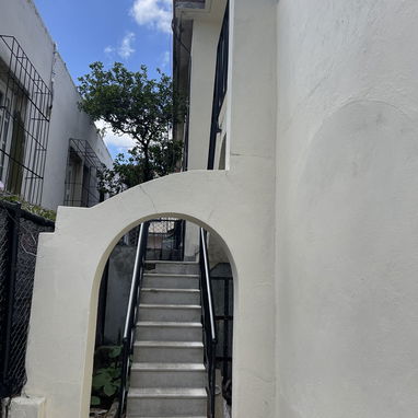 Vendo casa en altos de un biplanta capitalista - Img 127057677