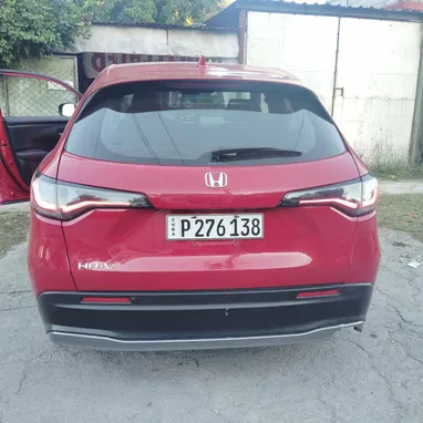 Rebaja de honda HRv del 2025 con 8 mil millas caminando listo para traspaso estoy en la habana vendo o negocio - Img 123322434