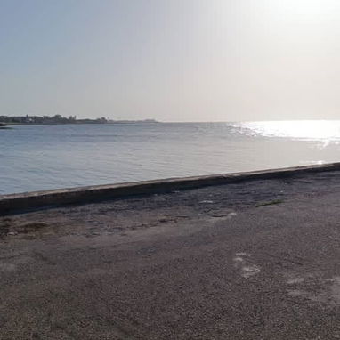 Casa en bajos con una ubicación privilegiada en el Reparto Náutico justo frente al mar. Zona residencial, tranquila y co - 9/9
