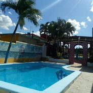 Casa con piscina a solo 5 cuadras de la playa. Reservas por WhatsApp 58142662 - Img 45363108