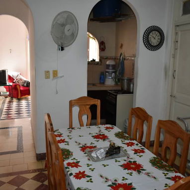 📱 Renta de Casa Completa en Centro Habana para Eventos y Estancia - Img 115990529