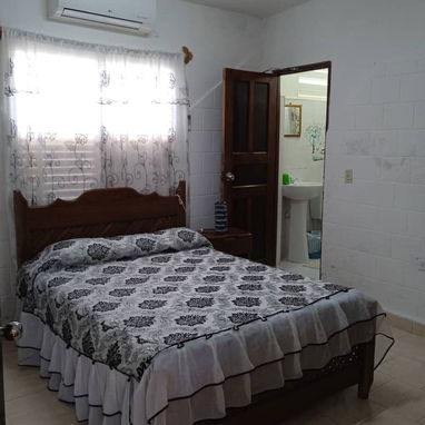 COD.Z 🏡Casa de Renta en Guanabo Centro | 5 Cuartos y Piscina Privada 🌴 - Img 123508593