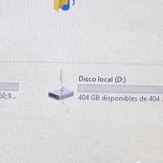 Laptop Asus con rendimiento ideal para algunos juegos y trabajos de programación informática. - Img 124948133