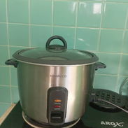 Vendo arrocera de uso pero funciona al 💯. - Img 56126562
