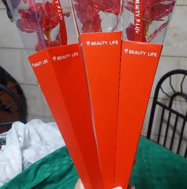 Flores que alumbran y vienen en su estuche, ideal para el regalo del día de la madre - Img 91937878