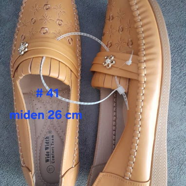 Zapatos de hombre y de mujer - 7/10