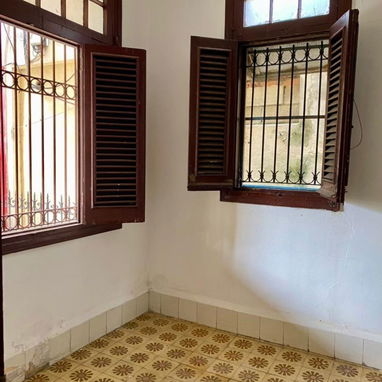 Renta de casa para negocio en el centro del vedado - Img 124166916
