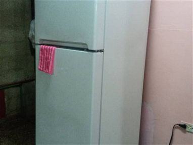 Se venden 2 refrigeradores modernos como nuevos, Daewoo $500 y LG $700 - 59224199 - Img main-image