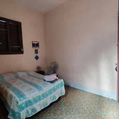 Vivienda amplia en altos, cercana a 23 y G . Vedado !!! - Img 115656043