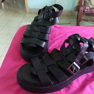 Vendo sandalias de hombre en 6 mil. - Img 55839905